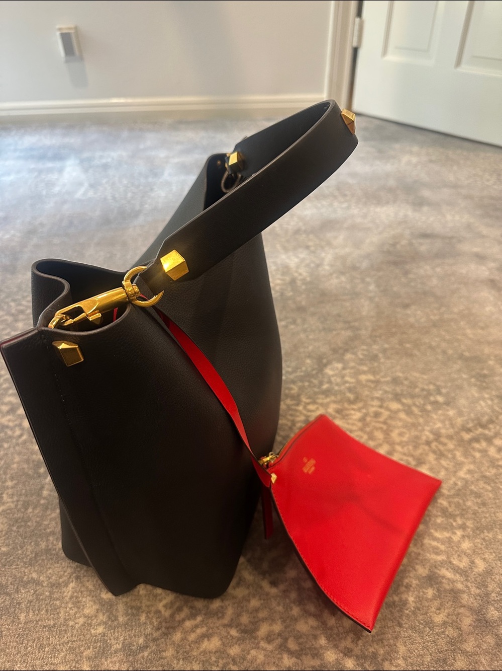 Valentino Garavani Black Leather V logo with Boho bag large NWOT - Picture 8 of 16